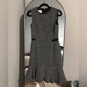 Gorgeous Akris dress black and white tweed amazing condition